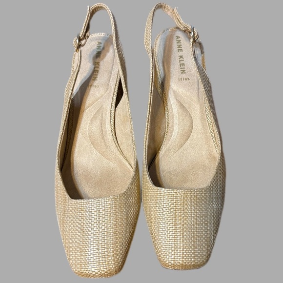 Anne Klein Lizette slingback pumps in a natural raffia material - Picture 3 of 7